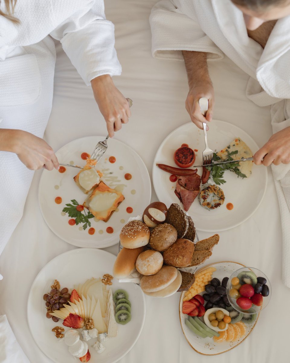 Imagine waking up to a lavish spread of delectable delights delivered right to your room at Kempinski Hotel Soma Bay. bit.ly/3qkyX8U #Kempinski