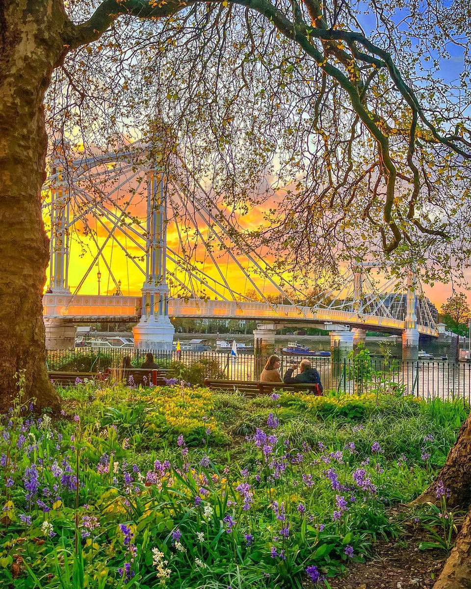 How can you not be in love with London in the spring🌼🌈 [📸 @jm2calvo] #LetsDoLondon #VisitLondon