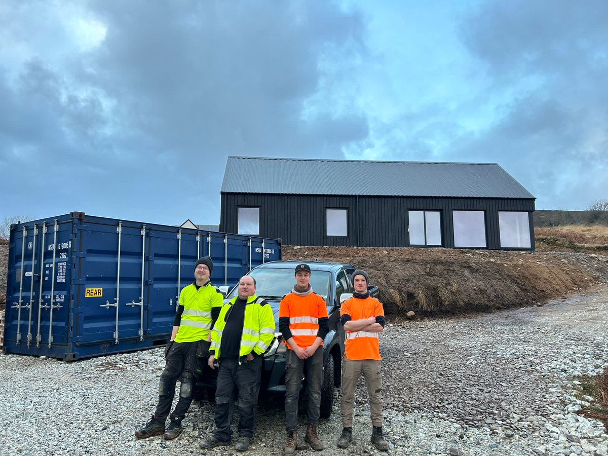 MAKARhomes's tweet photo. A stunning @MAKAR A2.9 Example Home on #Skye.

🏡Single-storey design with level access
🔺Pitched roof, designed with minimized eaves = well suited to exposed locations
🛏Two bedrooms &amp; a study
🚿Accessible shower room &amp; en-suite
📦Attic storage above bedrooms &amp; serviced areas https://t.co/OtAopNsXJr