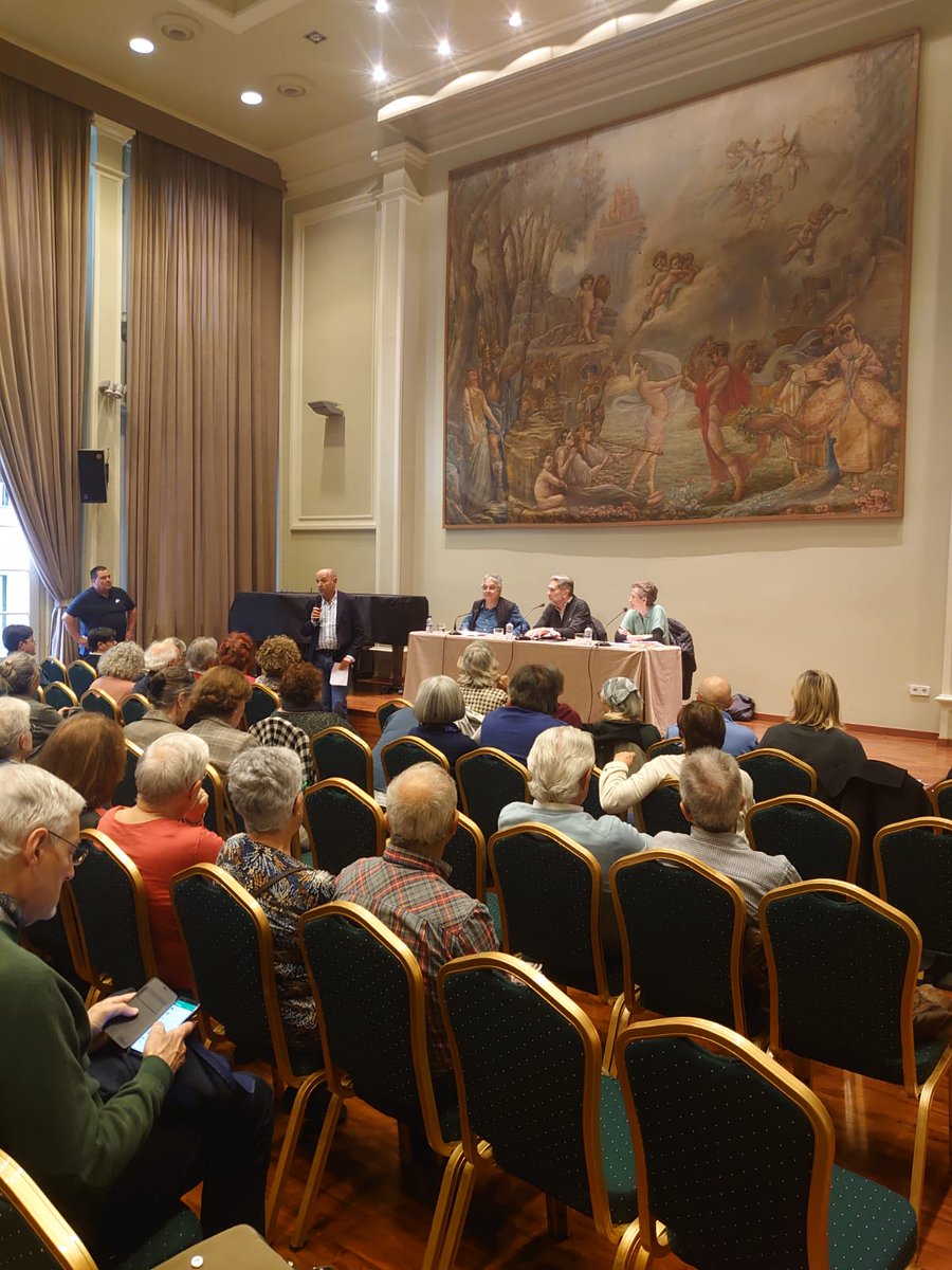 LaFuncional's tweet photo. Ahir divendres, primer acte del projecte DÍPTIC: UNA OPCIÓ DE VIDA. La xerrada al Cercle Sport amb Laia de Ahumada, Jaume Angelats i Agustí Pániker ens oferí una reflexió sobre la vida en comunitat de les religioses d'occident i orient. Un preàmbul de DIÀLEGS DE CARMELITES. https://t.co/FNhtgDn0hq