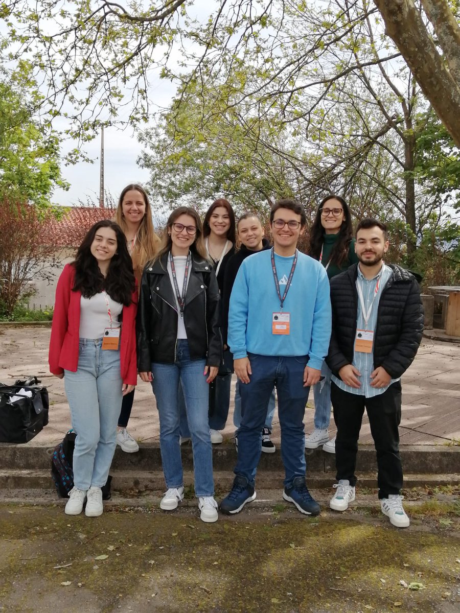 MicroMundo_IUCS's tweet image. Session 2 of the @MicroMundo_IUCS for the first team acting in the 12th grade of the EBS Cristelo TEIP School is done!
We processed soils from different locations and we're looking forward to exploring the biodiversity we're going to find, stay tunned!
@Cespu_Ensino @TOXRUNIUCS