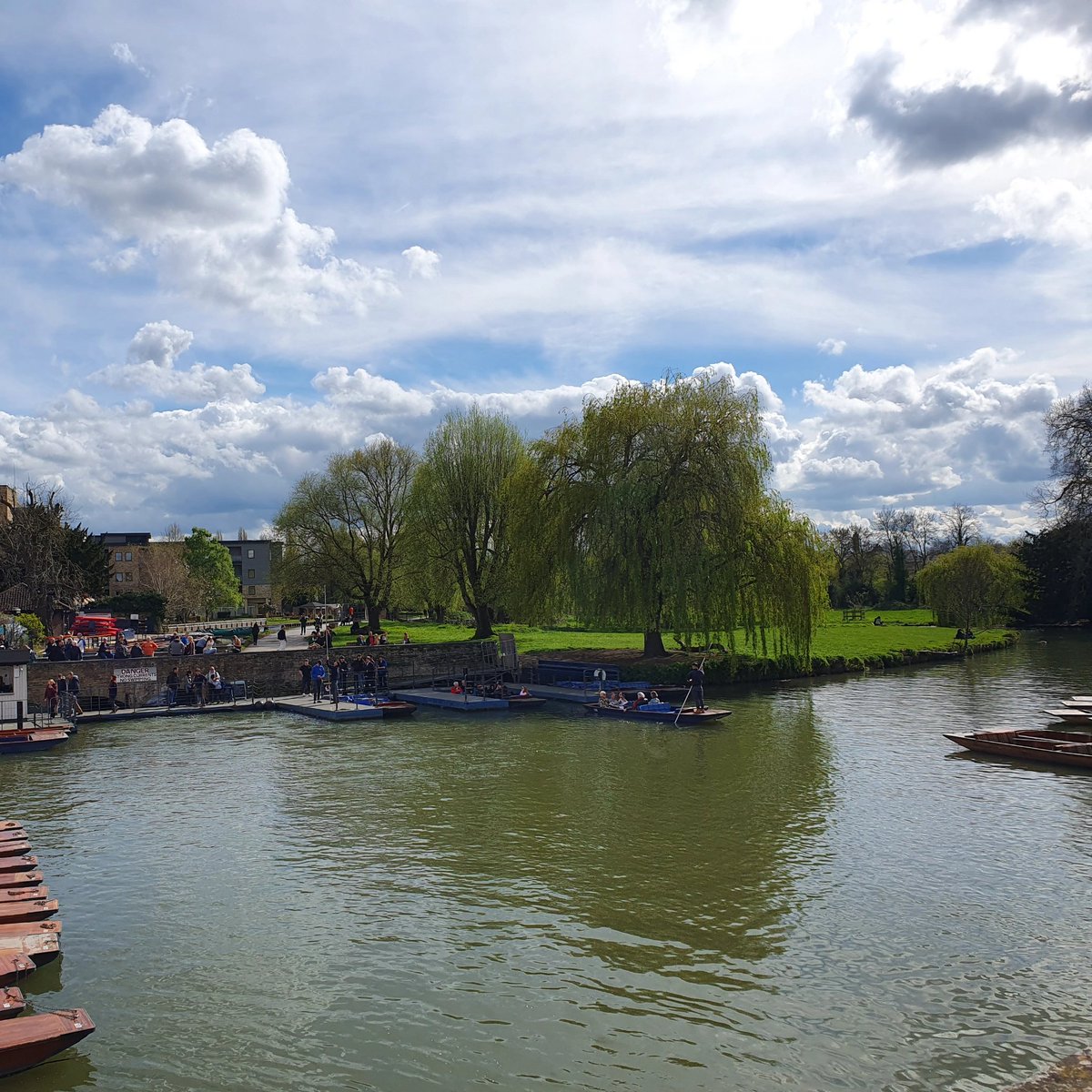 LauraMKoenig's tweet image. Visits to Cambridge are always stimulating and beautiful. Had a great time at #BFDG2024 - thank you @SuzannaWood @amy_ahern @AndreaD_Smith for organising!
Now let&apos;s see if I get to travel back home despite strikes and storms... #AcademicChatter