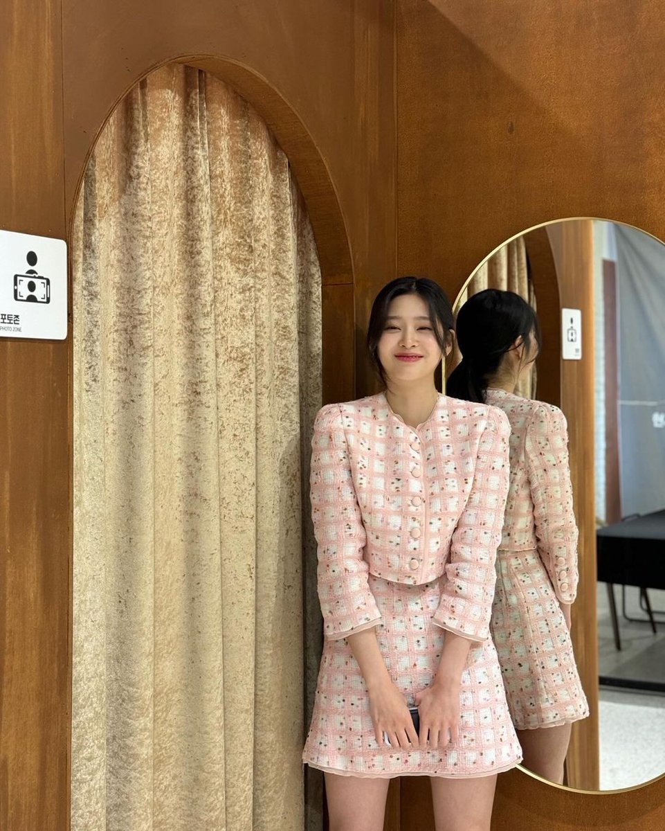 CilaWithU's tweet photo. @CupidMisfortune udahh gitu aja dari isyana. i love you all! isyana pamit undur diri 💗🌷 https://t.co/gY34ZUNnpf