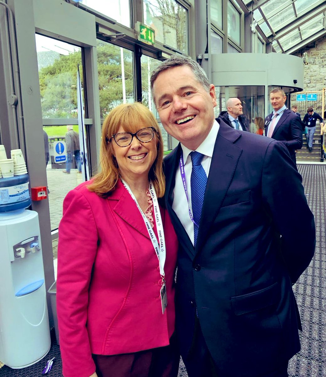 Rehab Group’s Head of Advocacy & Campaigns, Emer Costello, meets Minister Paschal Donohoe at the Fine Gael Ard Fheis in Galway. Emer is attending #FGAF24 today setting forth our vision for the disability sector and the voices of people in our services.