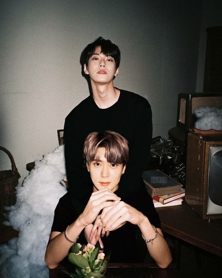 sebenarnya, dunia itu adil 
━━━
JaehyunxDoyoung few tweets 
Written by asyifaanggia 

#sirensvoicewriterclub
#svwc
#svwc_weeklyproject 
#svwc_week3