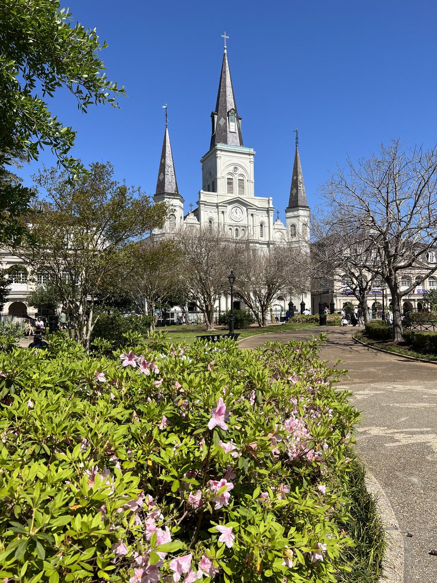 At the Final Four in New Orleans two years ago, I received a chilling phone call that my mother, Barb, had taken an unexpected turn for the worse. I went to St. Louis Cathedral to pray. She passed away on this date. I miss her so much. Love ya. 🙏🏻