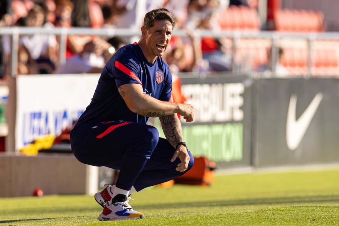 TransferNews's tweet photo. Fernando Torres will step down as Atlético U19’s manager at the end of the season. Torres recently returned to Liverpool so he could shadow Klopp as part of his development as a manager. He believes he has completed a cycle and wants a new challenge. https://t.co/HjhjUohPxQ