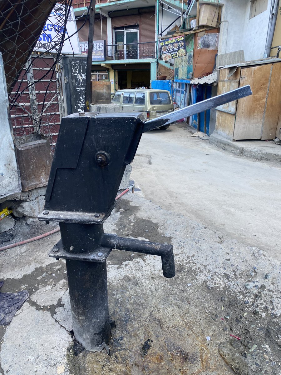 aapkargil's tweet photo. A necessary action is required, the water pump at Old Taxi Stand, Kargil which provides water to hundred households/ commercial establishments is not functioning. @dc_Kgl kindly direct concern department for immediate repairing. @LadakhUlb @jjmkargil @KargilMunicipal https://t.co/YSJOP1JQIs