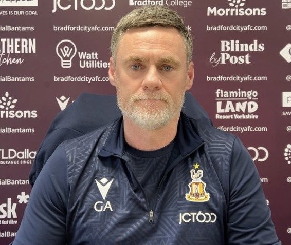 Same energy as the David Hopkins ‘side eye’ photo.  #bcafc the ruin of managerial careers since 2020 #SparksOut #RuppOut