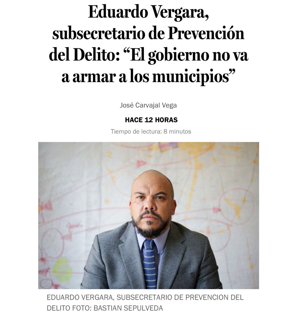 📰En conversación con el diario @latercera , el subsecretario de Prevención del Delito @EduardoVergaraB sostiene que el gobierno tiene una posición “muy clara” respecto a que los guardias municipales no deben utilizar ningún tipo de armas. latercera.com/la-tercera-sab…