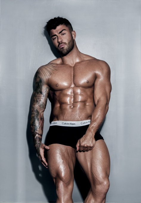 RT if you would like to be here in your knees serving your daddy! 😍😈 https://t.co/f3I7H7XsbJ