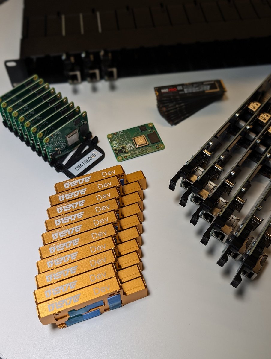 Merocle's tweet image. Limited edition Compute Blades with gold heatsinks. 
They were made by mistake. Only 10 of them. 
But what do you think? So far only black, red and blue are in the plans

#raspberrypi #computeblade