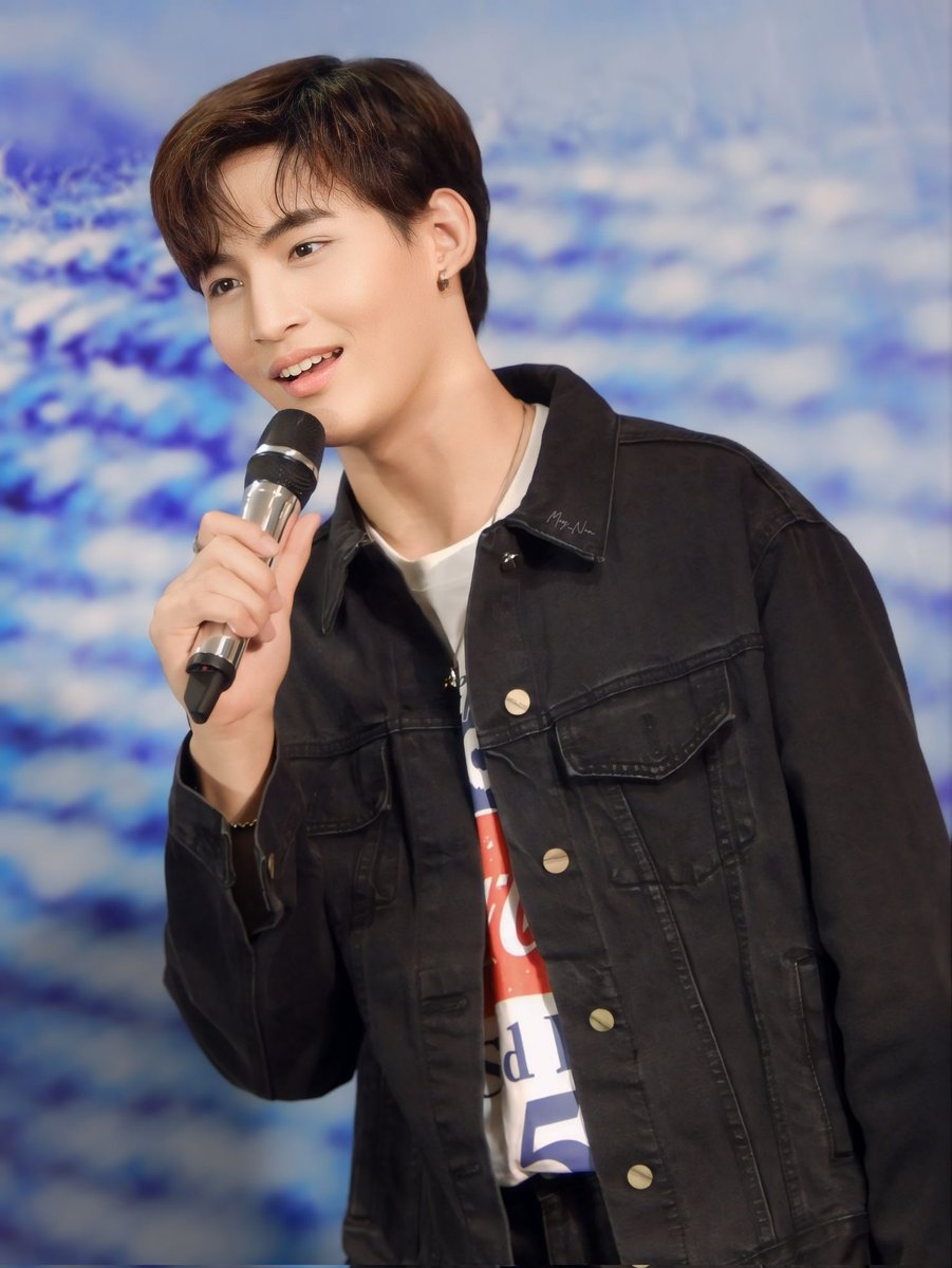 ฉันชอบตัวเองตอนอยู่กับเธอ ... <a href="/ohmthitiwat/">If I say I miss U, that’s P’ยู speaking ✈️ (OhmTR)</a> 
#OhmThitiwat #CentralDenimxOhm