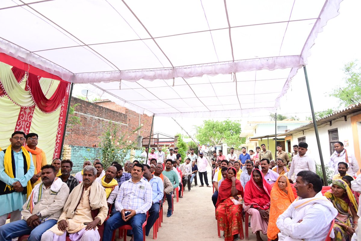 मझौली हलधरपुर जनपद मऊ सुहेलदेव भारतीय समाज पार्टी के राष्ट्रीय अध्यक्ष श्री ओमप्रकाश राजभर जी कैबिनेट मंत्री उत्तर प्रदेश सरकार मऊ भ्रमण के दौरान श्री सूर्यनाथ चौहान जी के नेतृत्व में आयोजित जन चौपाल कार्यक्रम को संबोधित किया।। .@oprajbhar