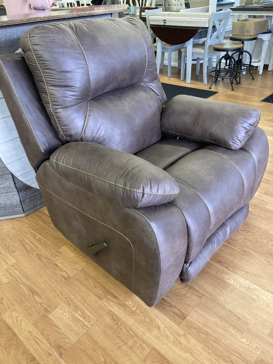 At Mom’s this morning. Her birthday gift arrived from England yesterday. Her new brown recliner chair will be delivered to her home today from Bailey’s Furniture in Salyersville. She picked it out at Bailey’s on her birthday a month ago in the Mocha color she wanted.