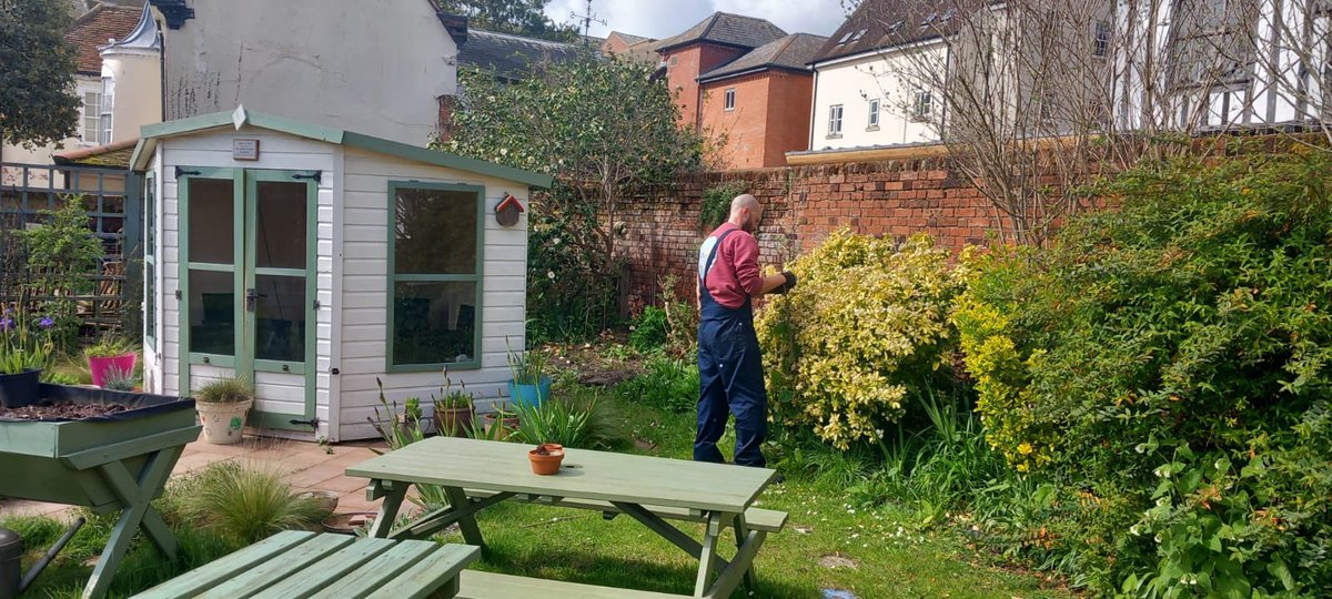 💬 Introducing our new gardener, Dave! Dave is working hard on our Go Green Garden at our YES Colchester Trinity Street office this spring - look out for the new GoGreen project coming soon! 🪴💐🌿🌱🌼🌷 #colchester #gardening #mentalhealth