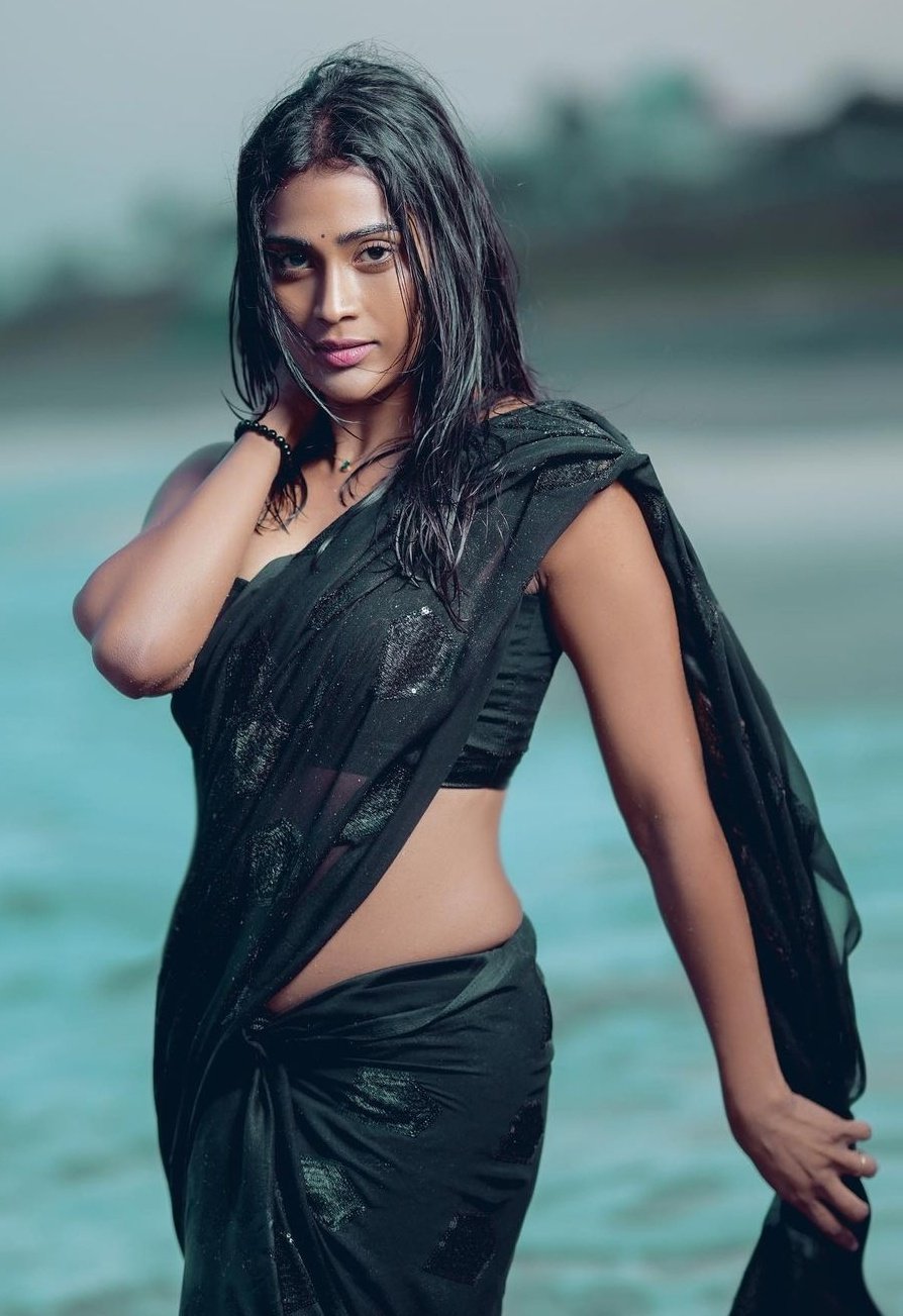 GKe4ueJWgAAGCNx?format=jpg&name=large