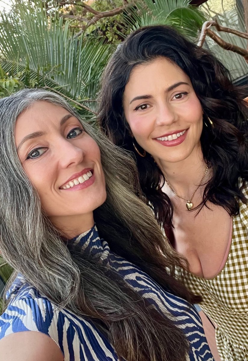 📷 Nova foto da Marina com a irmã Lafina.