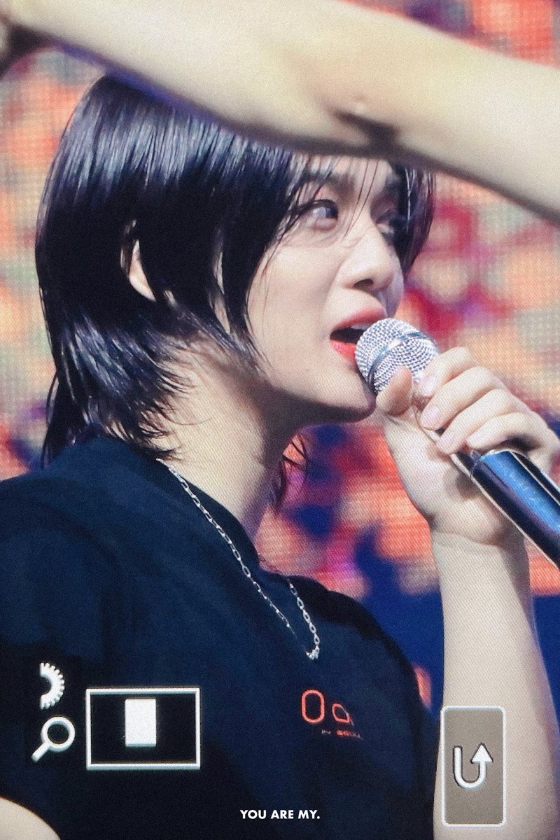 240406 #배진영 #BAEJINYOUNG #CIX
넘 잘생기구 .. 귀엽구 😍 .. !