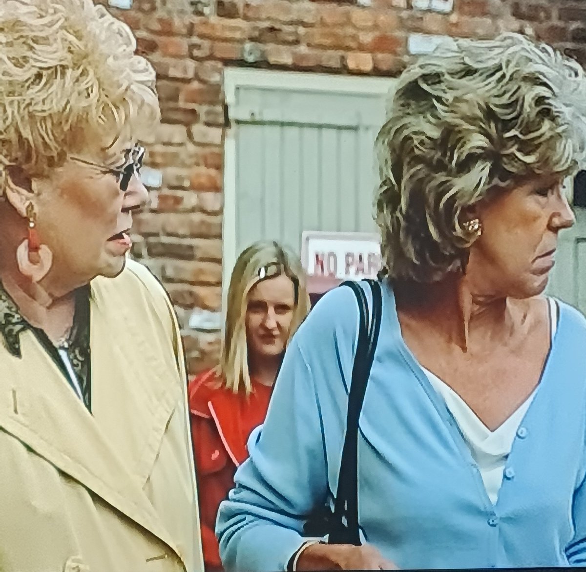 Catching up on this week's 2004 shenanigans and wondered if this is a very young @lane_paula in the background. #ClassicCorrie