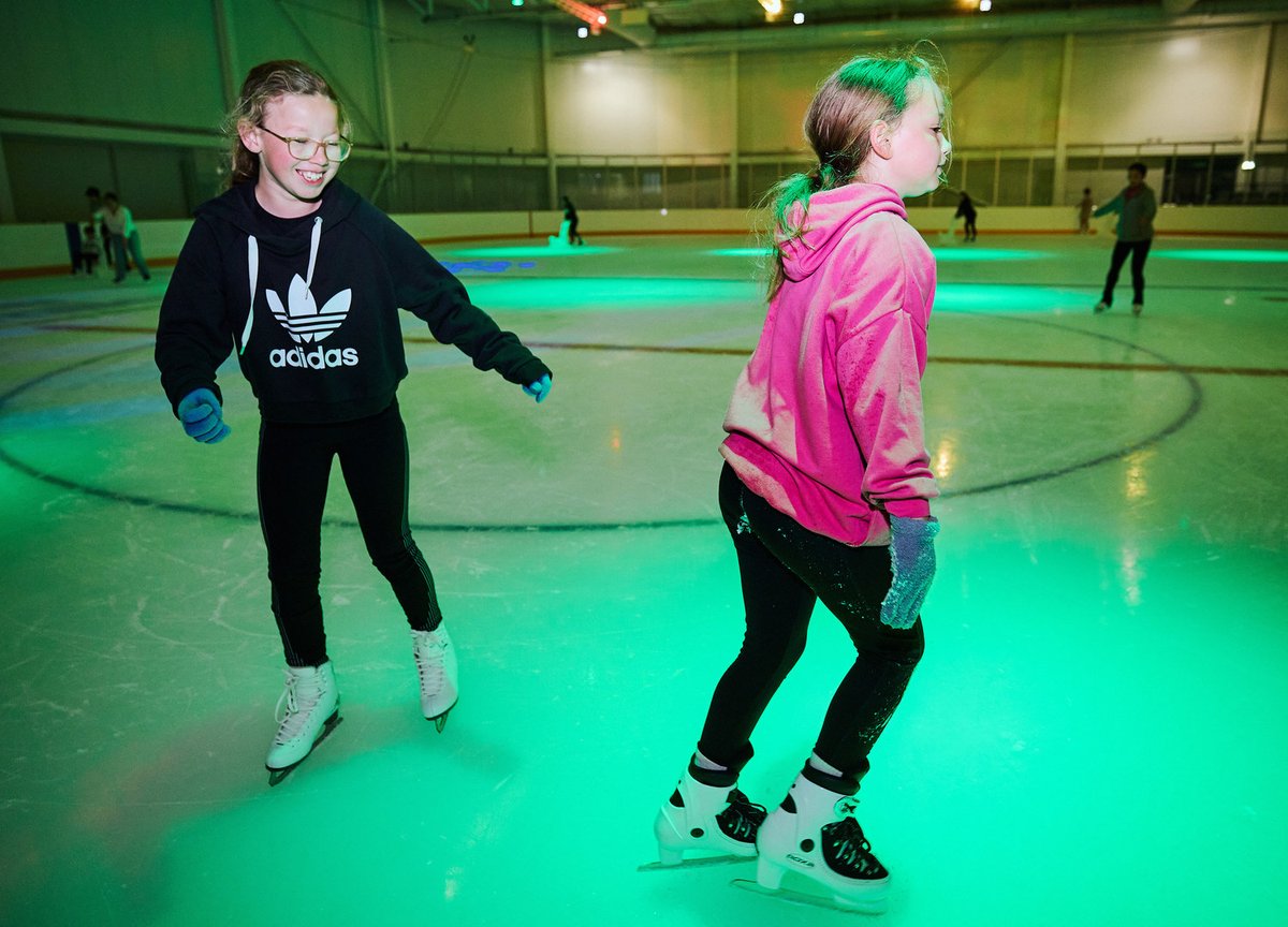 It's #SkatingSaturday and today is @LeeValleyIce Disco Ice evening ! Enjoy a evening under the disco lights with the latest hits playing 🪩 bit.ly/47Qm1HP