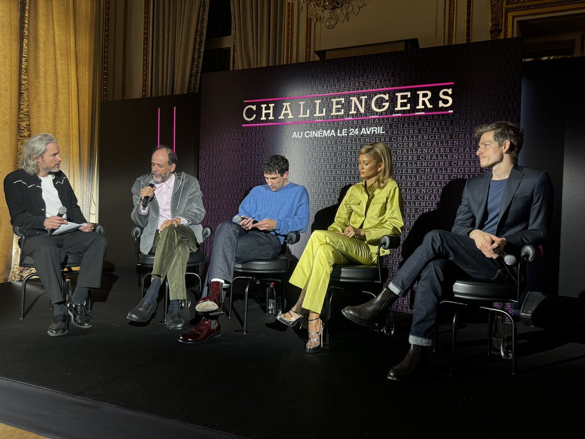 Notre média était présent ce jour à la conférence de presse du film #Challengers @warnerbrosfr en présence du réalisateur #LucasGuadagnino et des comédiens @Zendaya #MikeFaist et #JoshOConnor. La conférence de presse fut animée par @Joe__Hume