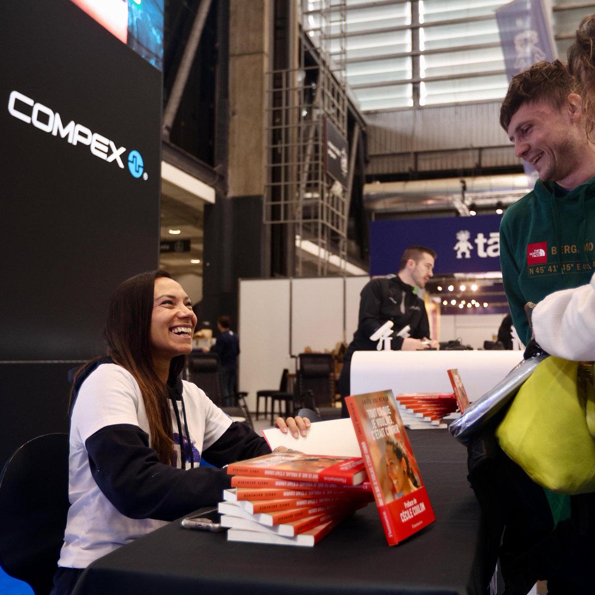 Run Experience (@run__experience) on Twitter photo AnaĂŻs Quemener Ă©tait prĂ©sente, ce matin, sur le stand <a href="/compexfrance/">Compex France</a> pour une sĂ©ance de dĂ©dicaces de son nouveau livre "Tout ce que je voulais, c'Ă©tait courir" đ
đž A.S.O. / Maxime Delobel AnaĂŻs Quemener Ă©tait prĂ©sente, ce matin, sur le stand <a href="/compexfrance/">Compex France</a> pour une sĂ©ance de dĂ©dicaces de son nouveau livre "Tout ce que je voulais, c'Ă©tait courir" đ
đž A.S.O. / Maxime Delobel