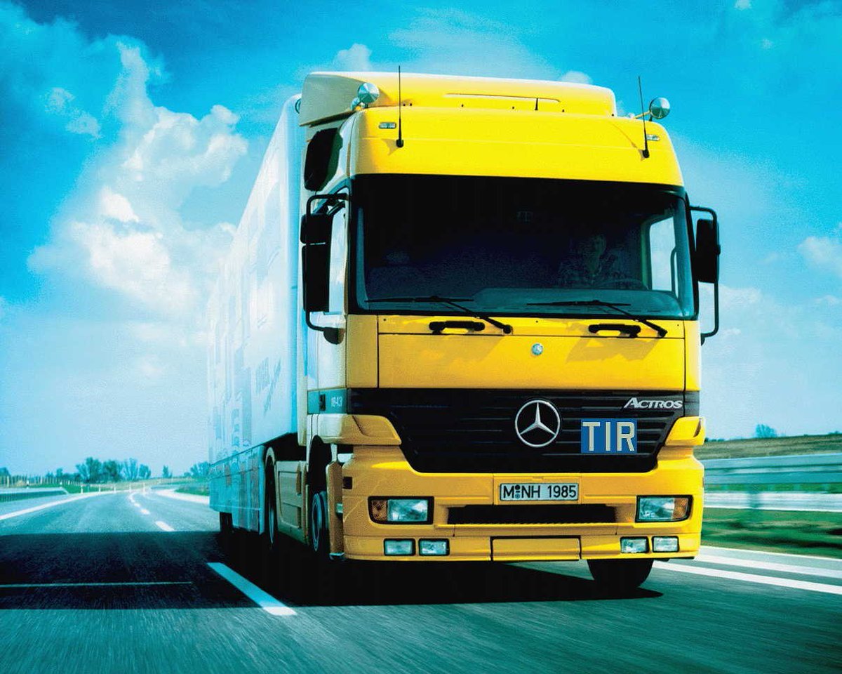 @UNECE's #TIR system is used by over 34,000 #transport and logistics companies & reduces cross-border transport time by up to 80%, and costs up to 38% #eTIR transport is paving the way to a #digital era in international transit Read annual report 👉 unece.org/info/publicati…