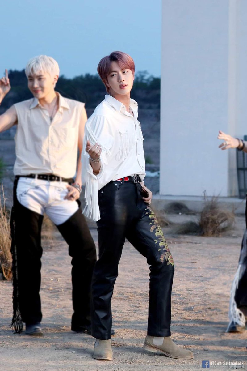 barbiedollapena's tweet photo. #To_Jin #Dear_Jin_from_ARMY
D-67:
Dear Seokjinnie,
I will post a photo of you everyday until we get to see you again. Stay healthy and take care of yourself always. 사랑해요 김석진 💜
#tilJingetsback #KimSeokjin #jin @BTS_twt @bts_bighit https://t.co/RVVXljFZoh