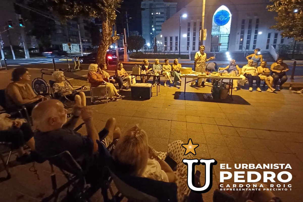 ElUrbanistaPR's tweet image. Gracias a la comunidad de #Condado y a los Amigos del Parque por la acogida y por compartir sus preocupaciones y aspiraciones. Hoy 6 de abril, tendremos encuentro de voluntarios a las 2pm (detalles al inbox) y pronto el #PariDeMarquesina de #BarrioObrero y el de #Trastalleres.
