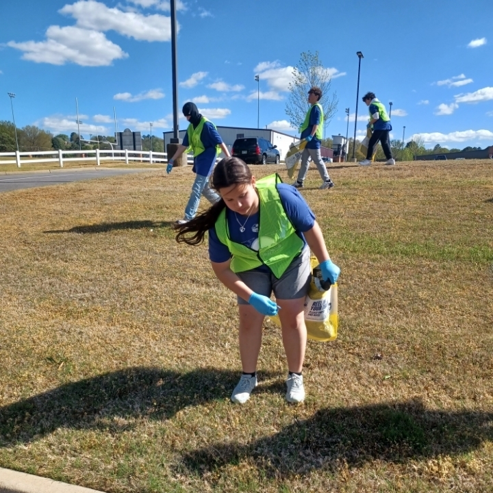 morriltonjhs's tweet image. MJHS doing their part to keep Arkansas beautiful. ♻️ #loveservecare #keepARbeautiful