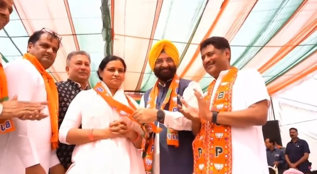 #हनुमानगढ़:वीनू चोधरी ने लोकसभा चुनावों से पहले की भाजपा जॉइन
#Hanumangarh #Rajasthannews #Network10 @BJP4Rajasthan