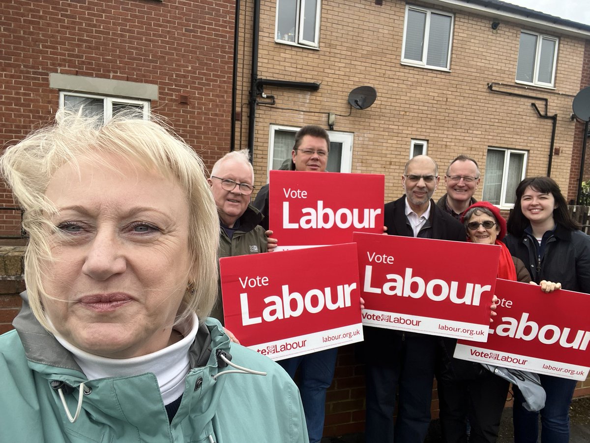 A bit breezy today in Woodhouse Park but a very positive response from residents #localelections24