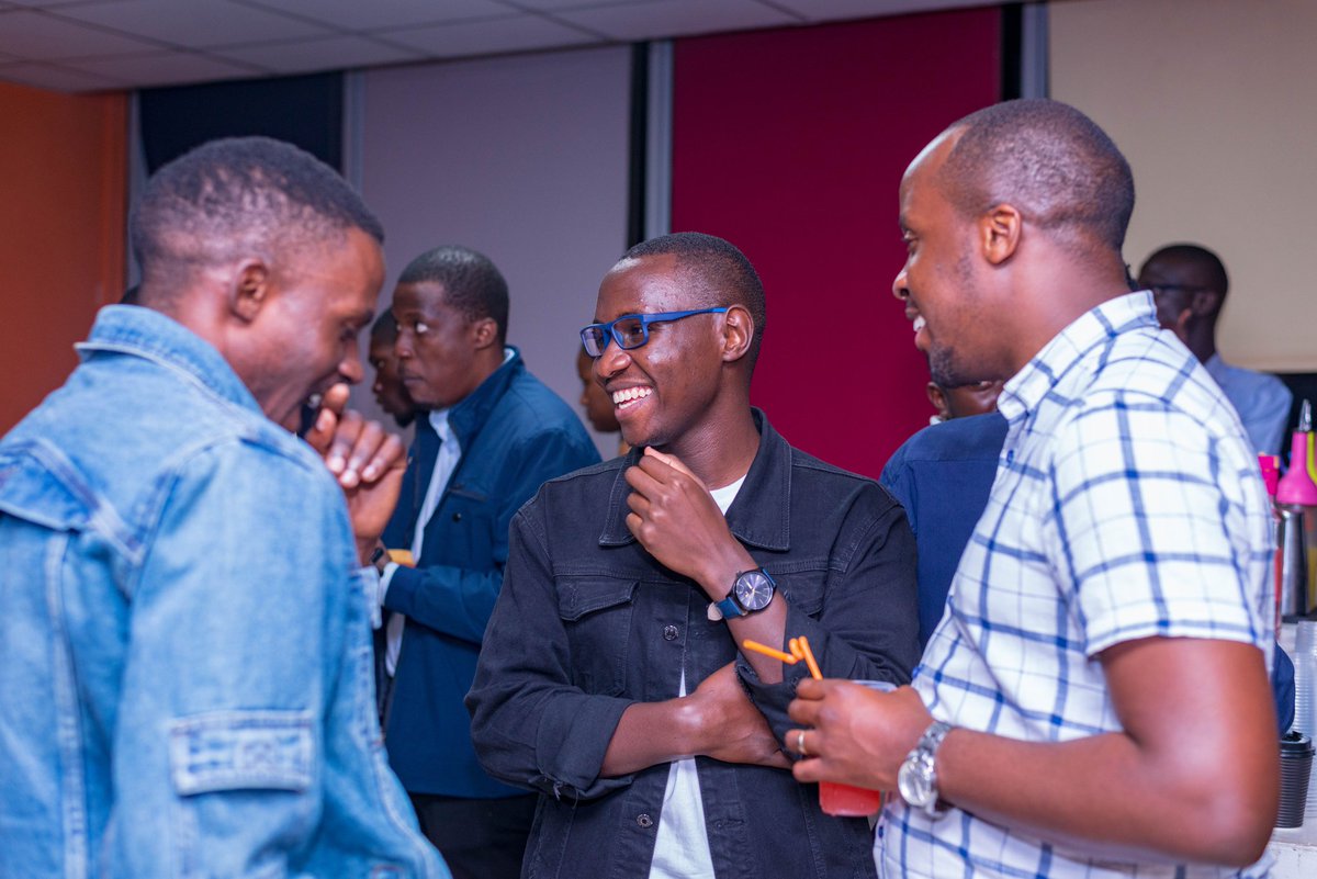 NinyeKandole's tweet photo. " The beauty of Life is to find your Gift, and its purpose is to give it All away. "
- @kalulemma 

Am glad that I get to this everyday. Thank you @CKJapheth for the playground and opportunity to do this.

#ServantLeadership #ImpactLiving https://t.co/7uT1BhDj75