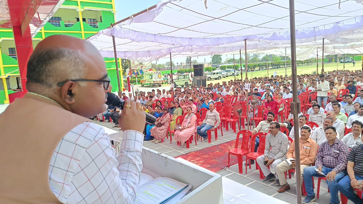 BagpatDm's tweet photo. लोकसभा सामान्य निर्वाचन 2024 को स्वतंत्र निष्पक्ष पारदर्शी सकुशल रूप से शांतिपूर्ण और व्यवस्थित ढंग से सम्पन्न कराने हेतु आज गेटवे इंटरनेशनल  स्कूल बागपत में लोकसभा सामान्य प्रेक्षक श्रीमती आर लथा जी की उपस्थित में पीठासीन, मतदान अधिकारियों को प्रशिक्षण दिया गया । https://t.co/XHGPjlxvtJ