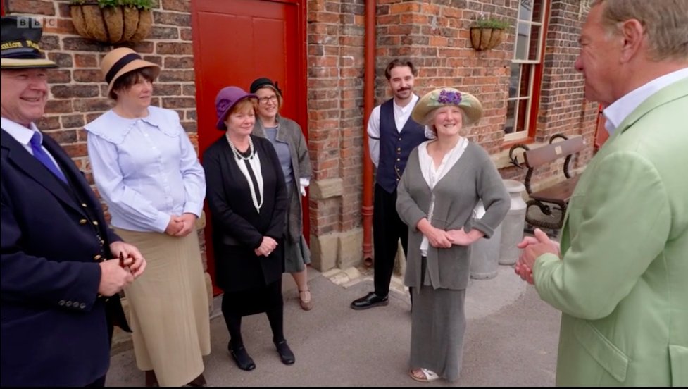 Did you see our living history #volunteers on tv last night? Don’t worry if you missed our appearance on #GreatBritishRailwayJourneys - you can watch it again here: bbc.co.uk/iplayer/episod… #railwayhistory #wensleydalerailway #yorkshire #railway #train #yorkshiredales