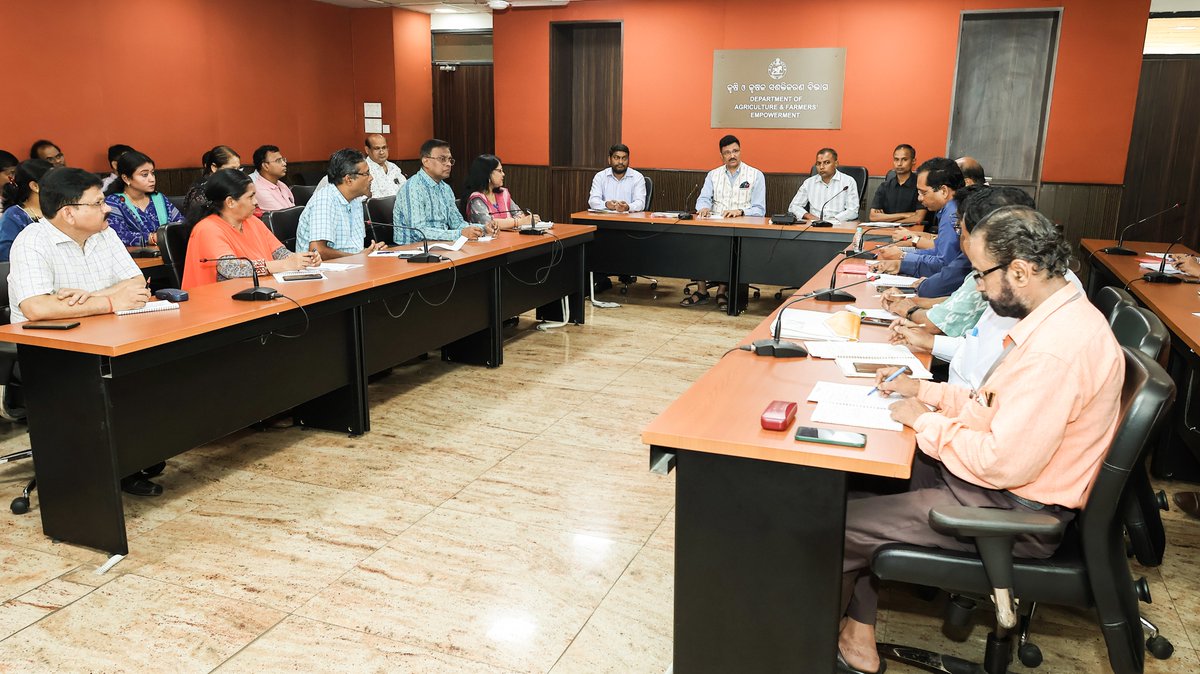 At fortnightly Senior Officers' Meeting, the Principal Secretary reviewed the progress of various schemes/programs and verticals of the department. Objective of the meeting is to enhance organizational effectiveness & efficiently deliver organizational goals.