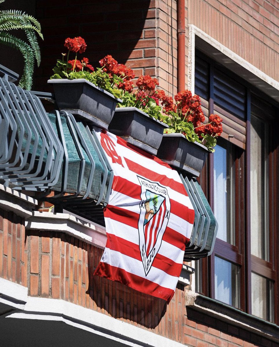 MarioMirabel's tweet image. No soy fanático, pero siempre he simpatizado con el @AthleticClub 

Hoy es la final del pueblo, y puede que una buena oportunidad de que zarpe La Gabarra 

Y sino, pues siempre quedará la ilusión de haberlo soñado.