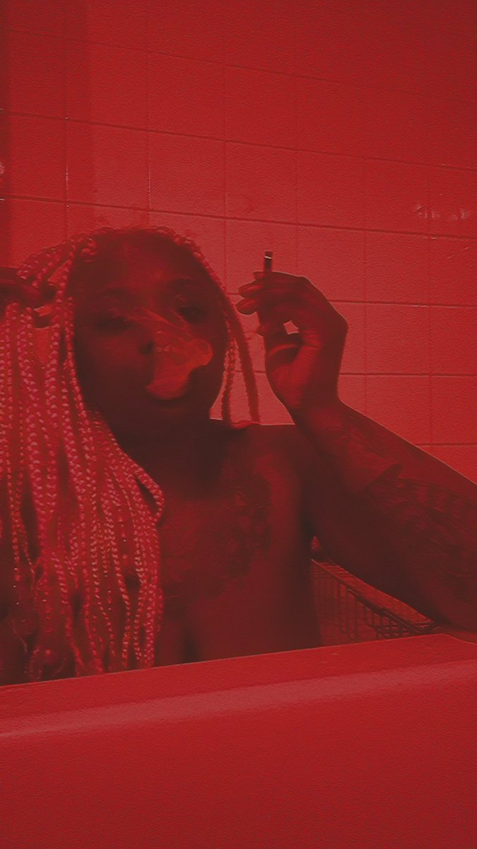 Katisasnackk's tweet photo. New video up, cum see while subs are discounted. Free trials up as well ✨💦 happy Friday babes: 

https://t.co/hk7fAfhH7n

#onlyfans #freetrialof #onlyfansgirl #of #ebony #milf #stoner https://t.co/s8M3eXLAp0