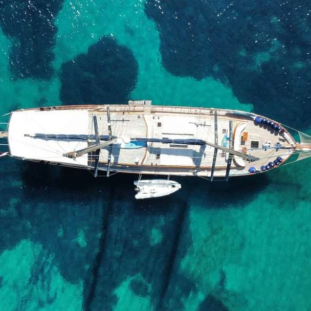 Dream Boat Cruise Holidays Gulet Charter Italy. #yachtcharter #charteryacht  #woodboat #yachtholiday #boatrental #charterholiday #yachtrental #boathire #bluecruise #costiera #boatlife #vacanzainitalia #vacanza #boathire #vacanzaitaliane #dreamholiday  #caicco #costa #cotedazure