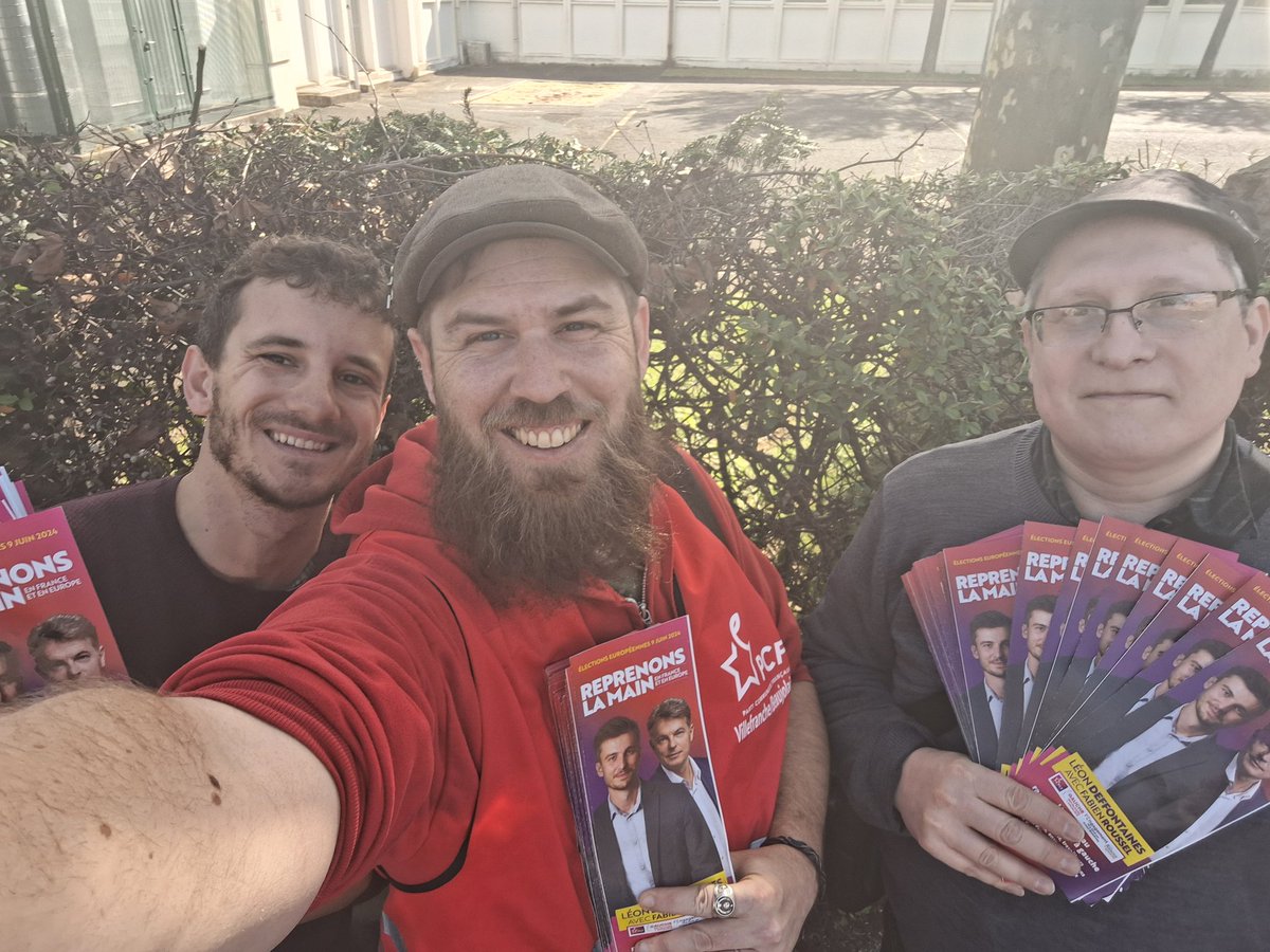 Les communistes en campagne sur Villefranche pour @L_Deffontaines
Le 9 juin on vote pour la liste de rassemblement avec @PCF gauche Républicaine et Socialiste @Radicaux_Gauche et @engagement_l
#PCF #léondeffontaines #electionseuropeennes2024 #GaucheUnie #militants #beaujolais