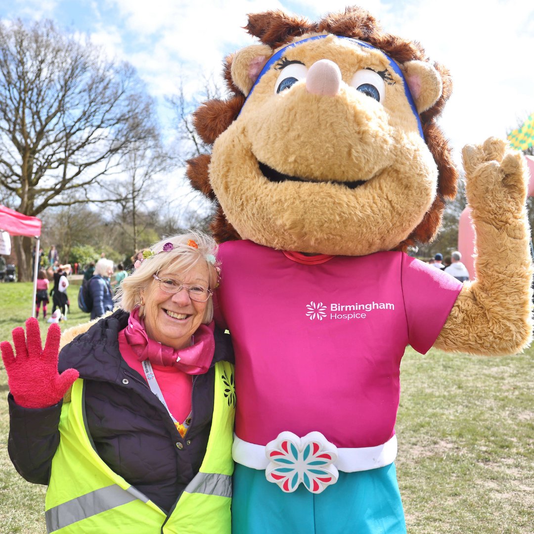The Birmingham Hospice Memory Walk takes place at the Birmingham Botanical Gardens on Saturday 15 June. 🌿🌸 We're looking for volunteers who could kindly lend a hand at this year's event. Please get in touch via 0121 465 2009 or email at events@birminghamhospice.org.uk.
