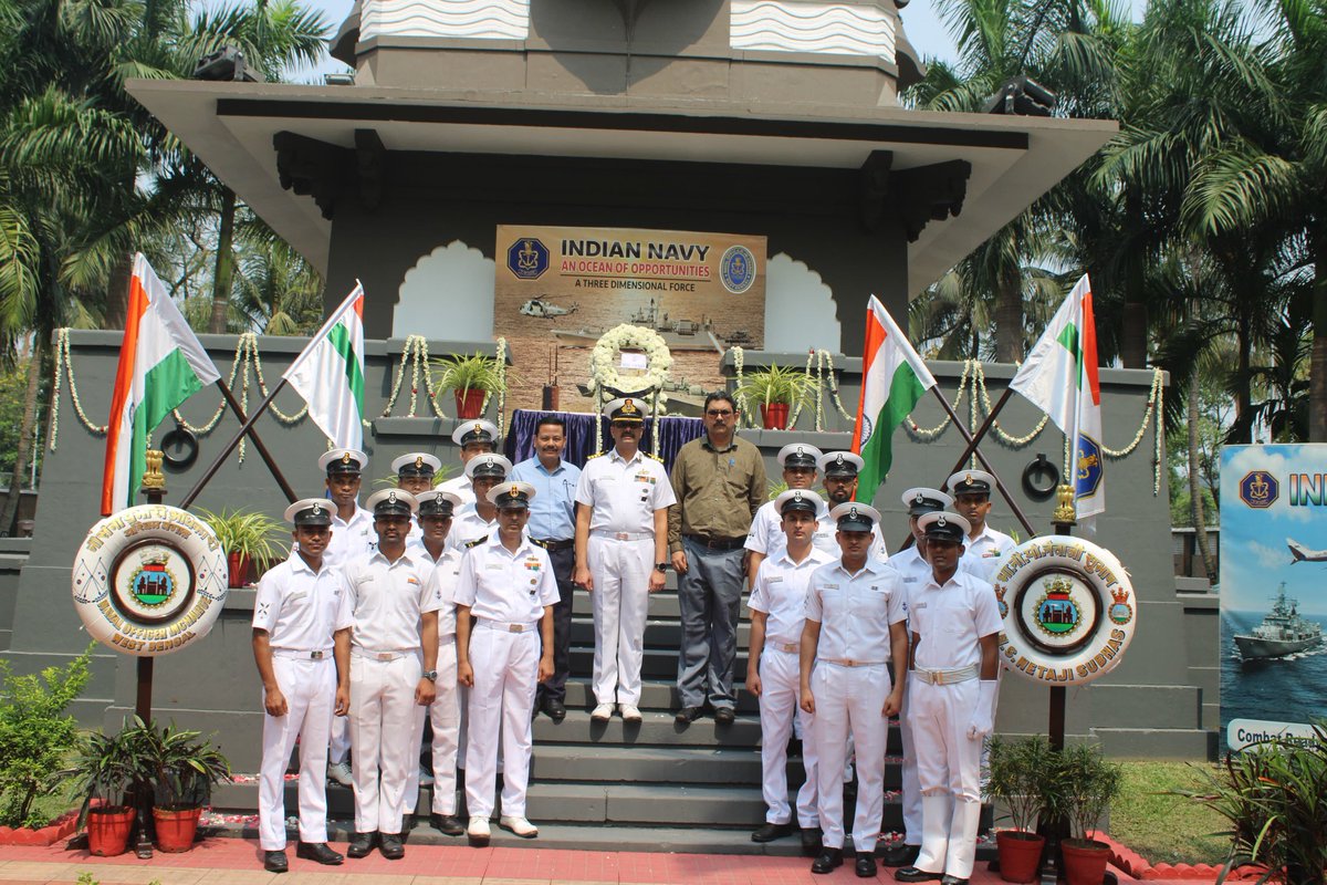 On #NationalMaritimeDay, the #supremesacrifice of Indian seafaring #Mariners in #WorldWarI was remembered at a Wreath Laying Ceremony at the #LascarMemorial by the Govt of #WestBengal and the #IndianNavy