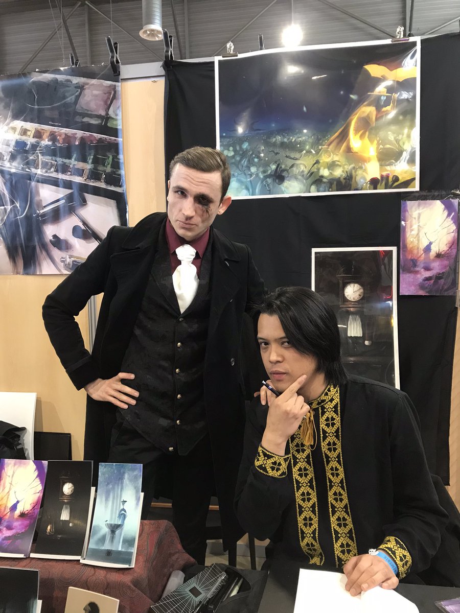 En place au #TGSMontpellier avec Michaël, l’illustre illustrateur de Botnets de Noël, au stand 205, Etherval/Hydralune ! 😎