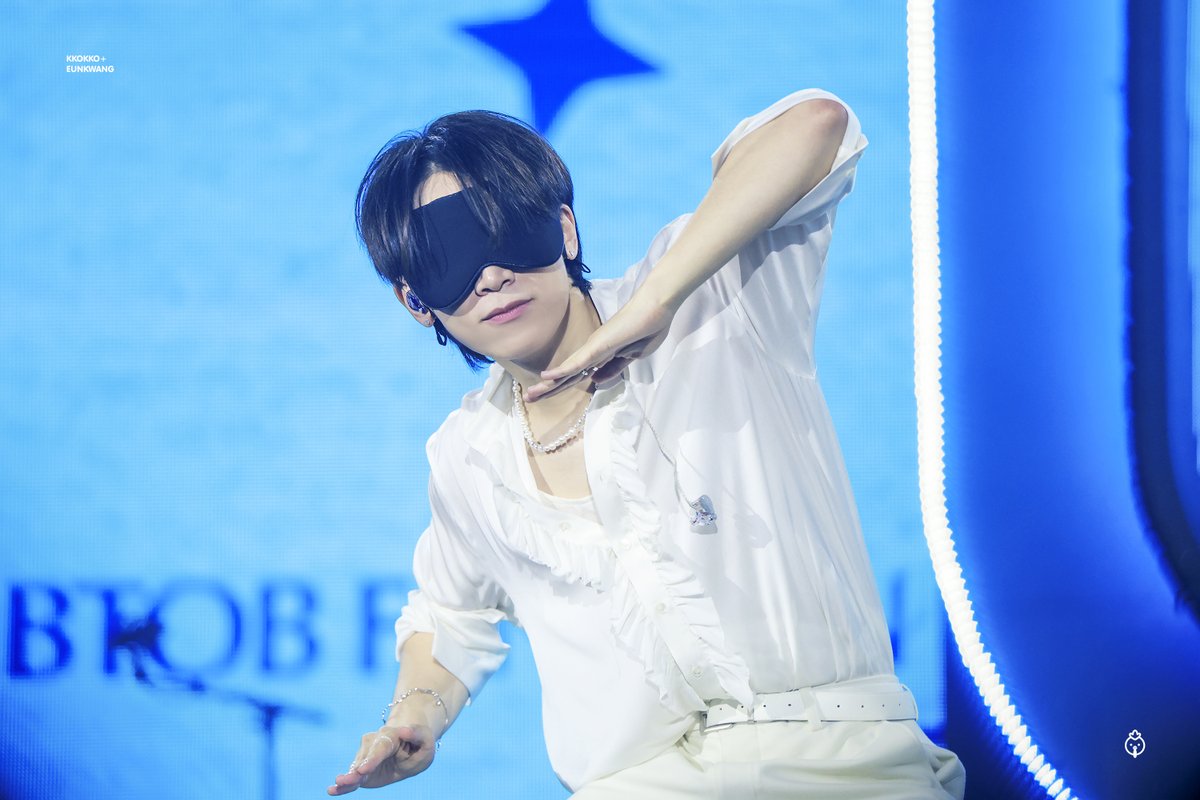 KKOKKO_1122's tweet image. 우리집 고앵이 마임 개인기😼

240323 비투비 팬콘 OUR Dream 
#비투비 #서은광 #BTOB