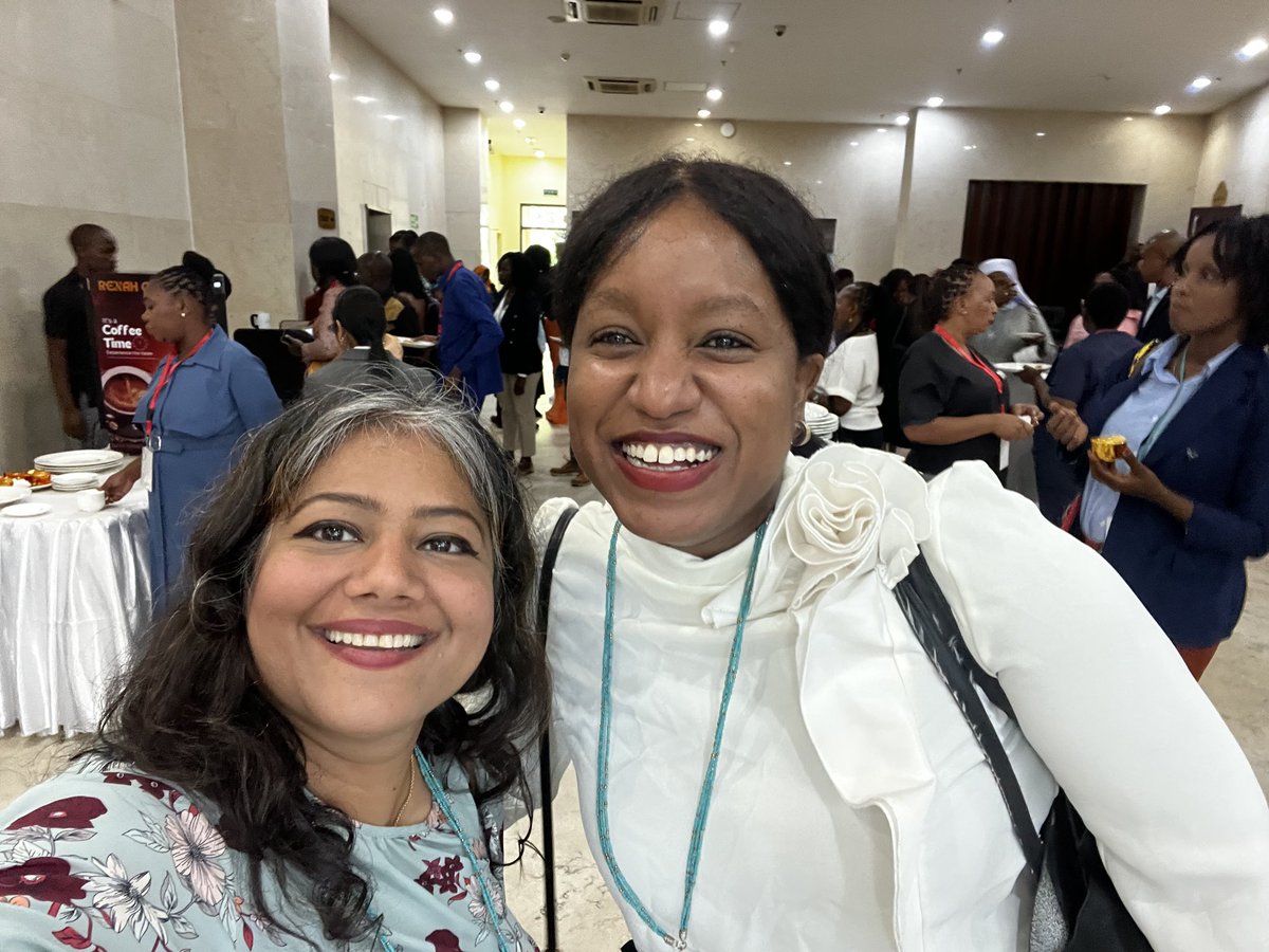 Incredible finally meeting a 3-year collaborator — in person! #Womanleader extraordinaire and board member of @womenlifthealth, Dept Chair of Medicine @AKUGlobal AKUH-Pakistan, Professor @ZainabASamad ! Thank you @WLHGConference #WLHGC2024 (@basmahsaf you should be here!)