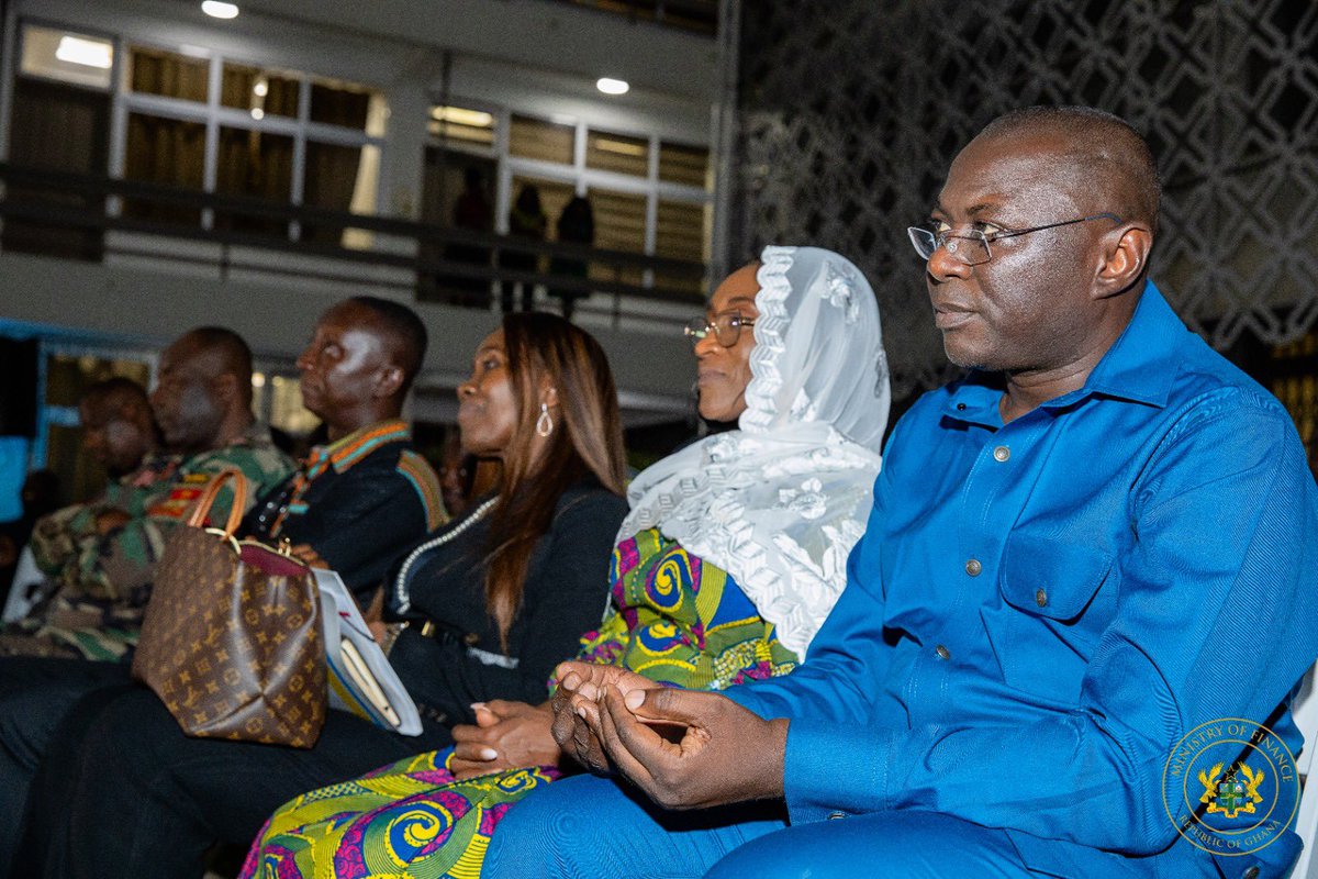 Dr Mohammed Amin Adam led Muslim staff to perform Iftar to break the fast at MoF. He commended staff of MoF for their religious tolerance and noted that “ regardless of our religious persuasions, there is something that unites us and that is our resolve to serve the country”