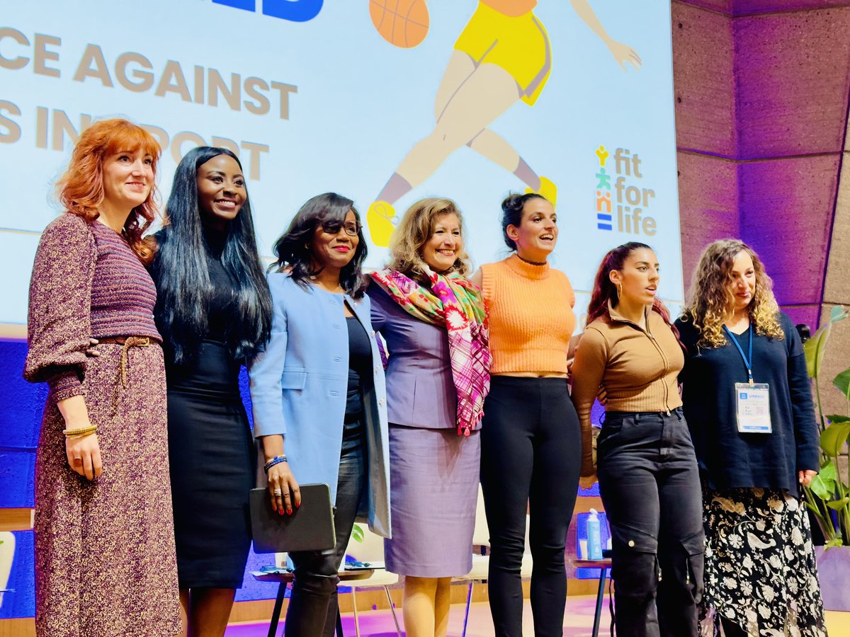 I joined powerful women like @emmaoudiou, Lisa Zimouche, @Jujuca1987, @MsBennyBonsu, @1ElisaMoreno, @annelaurebonnet, Lombe Mwambwa, @ceciliasafaee, @KatCraig1 & others to send a message to women & girls in sports: dare to play, follow your passions. It's time to #ChangeTheGame!