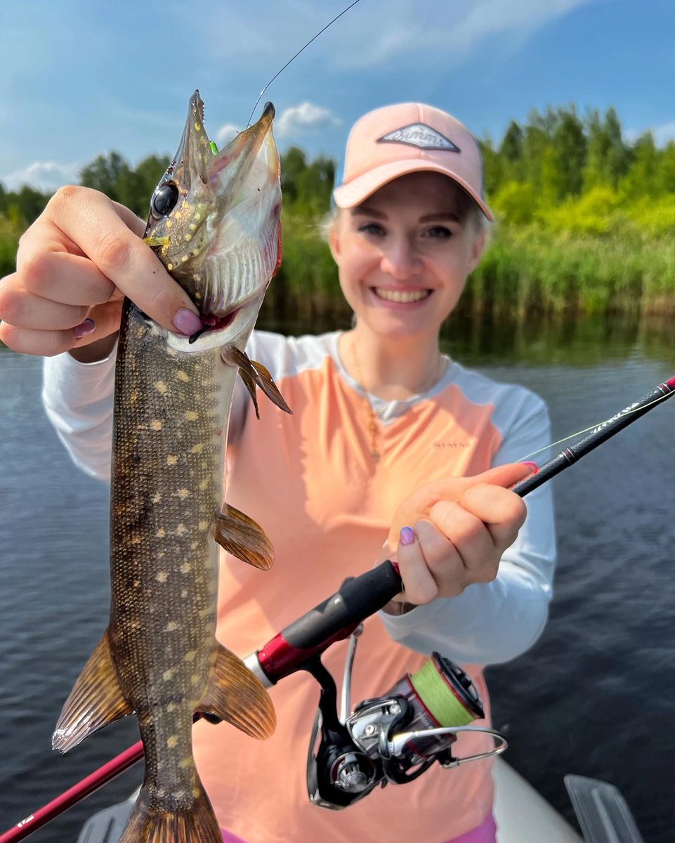 🎣 A small pike, but the excitement is huge! The trophy does not always have to be a giant to give unforgettable emotions! 💖 #FishingGirl #FishingGirls #fishing #fishinglife #fish #photography #nature #NatureBeauty