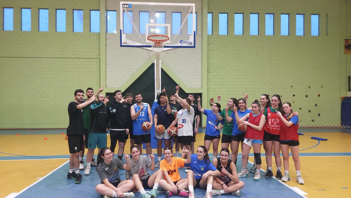 ✅ Xa temos colocadas as novas redes na colaboración con @gadis e @FGB_Baloncesto 🏀 Por un baloncesto máis sostible‼️